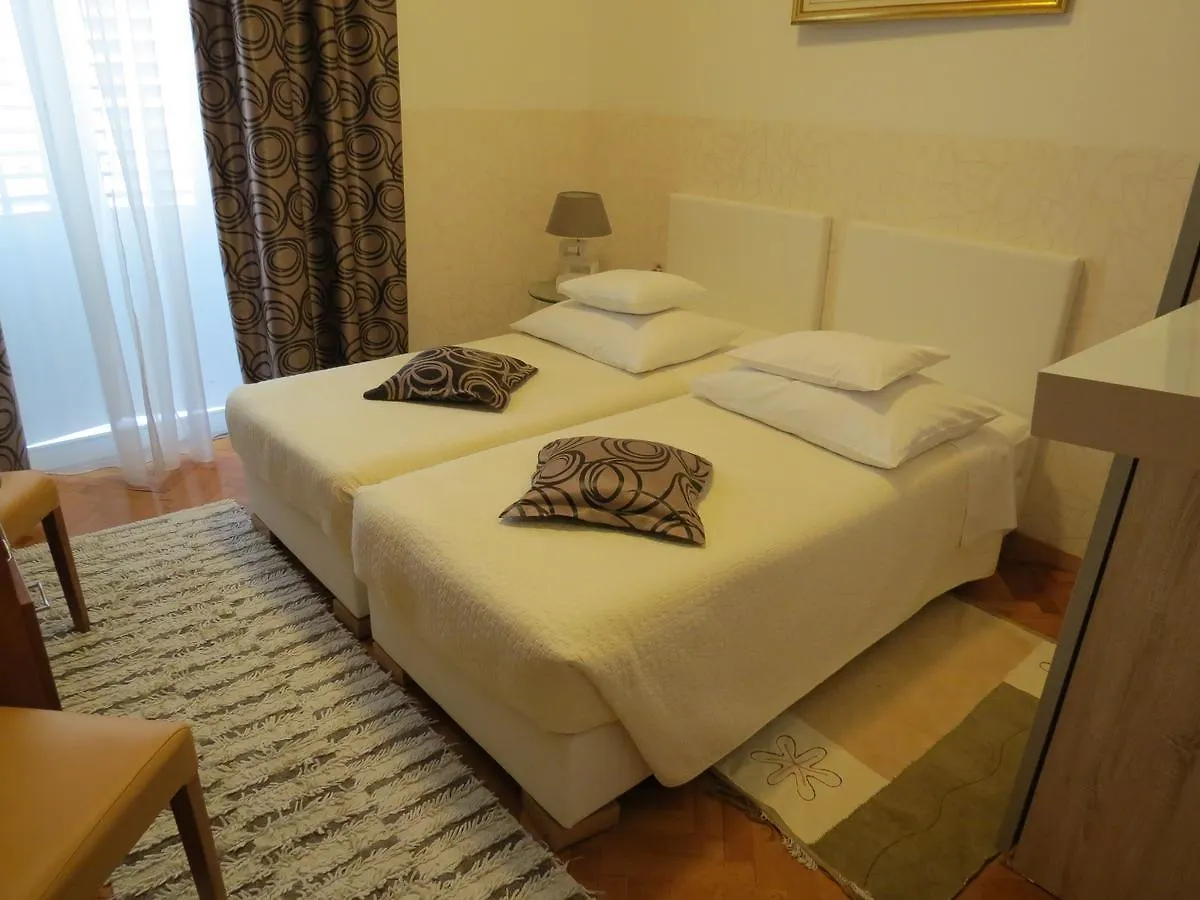 Guesthouse Vrlic Сплит
